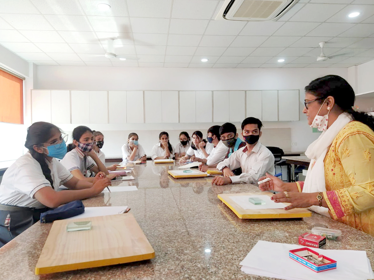 Presidium Rajnagar, PRESIDIANS STUDY THE PHENOMENA OF REFRACTION!