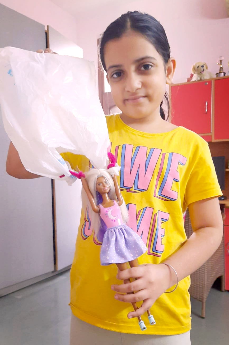 Presidium Punjabi Bagh, STUDENTS PARTICIPATE IN PARACHUTE MAKING ACTIVITY WITH ZEAL