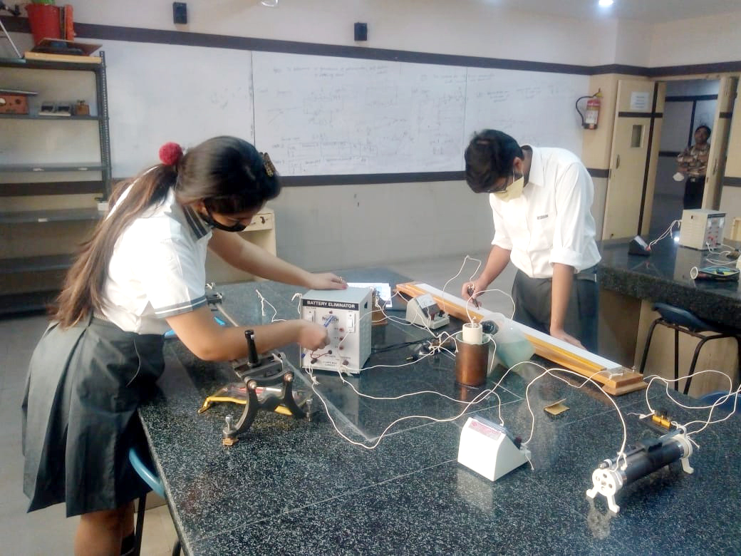 OUR BUDDING SCIENTISTS ACE PHYSICS EXPERIMENTS WITH EASE