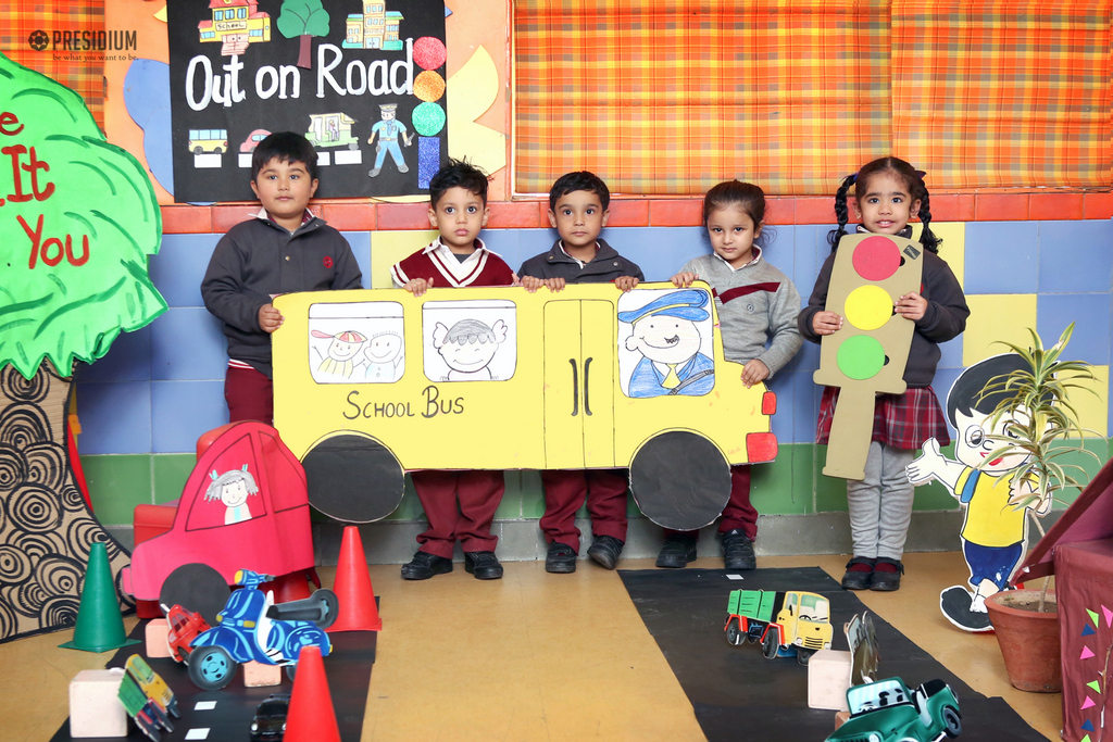 Presidium Dwarka-6, STUDENTS COMPREHEND ROAD SAFETY MEASURES THROUGH ACTIVITIES Presidium Dwarka-6, STUDENTS COMPREHEND ROAD SAFETY MEASURES THROUGH ACTIVITIES