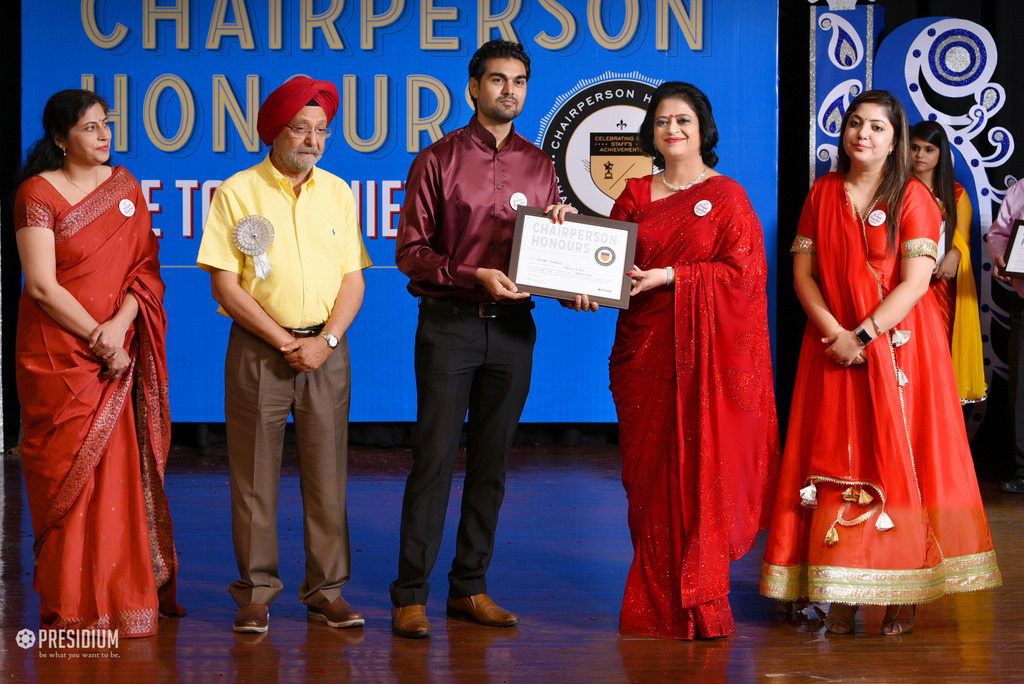 Presidium Punjabi Bagh, MRS. SUDHA GUPTA  HONOURS TEACHERS  AT CHAIRPERSON HONOURS