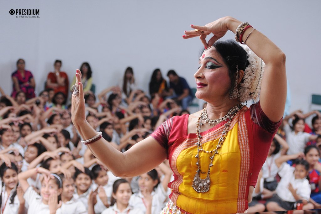 Presidium Indirapuram, PADMASHREE SMT. RANJANA ILLUMINATES PRESIDIUM ON WORLD DANCE DAY