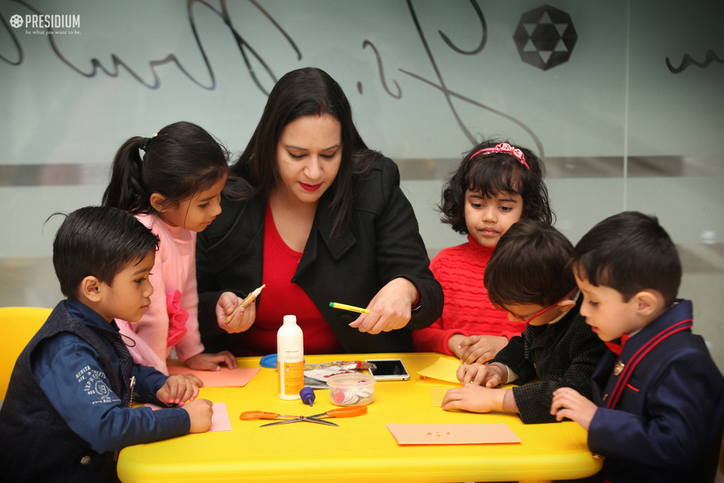 Presidium Rajnagar, LITTLE PRESIDIANS POUR THEIR HEARTS OUT ON NEW YEAR 2018 CARDS