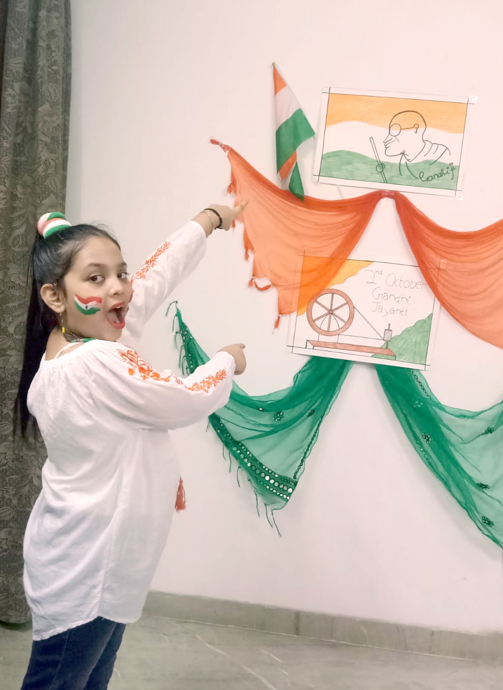 Presidium Vivek Vihar, GANDHI JAYANTI: LITTLE BAPUS DISSEMINATE MESSAGE OF LOVE & PEACE