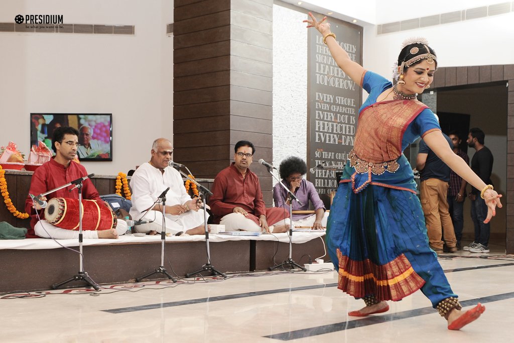 Presidium Gurgaon-57, MS. RAGINI CHANDRASHEKHAR'S MESMERISING PERFORMANCE ON DANCE DAY