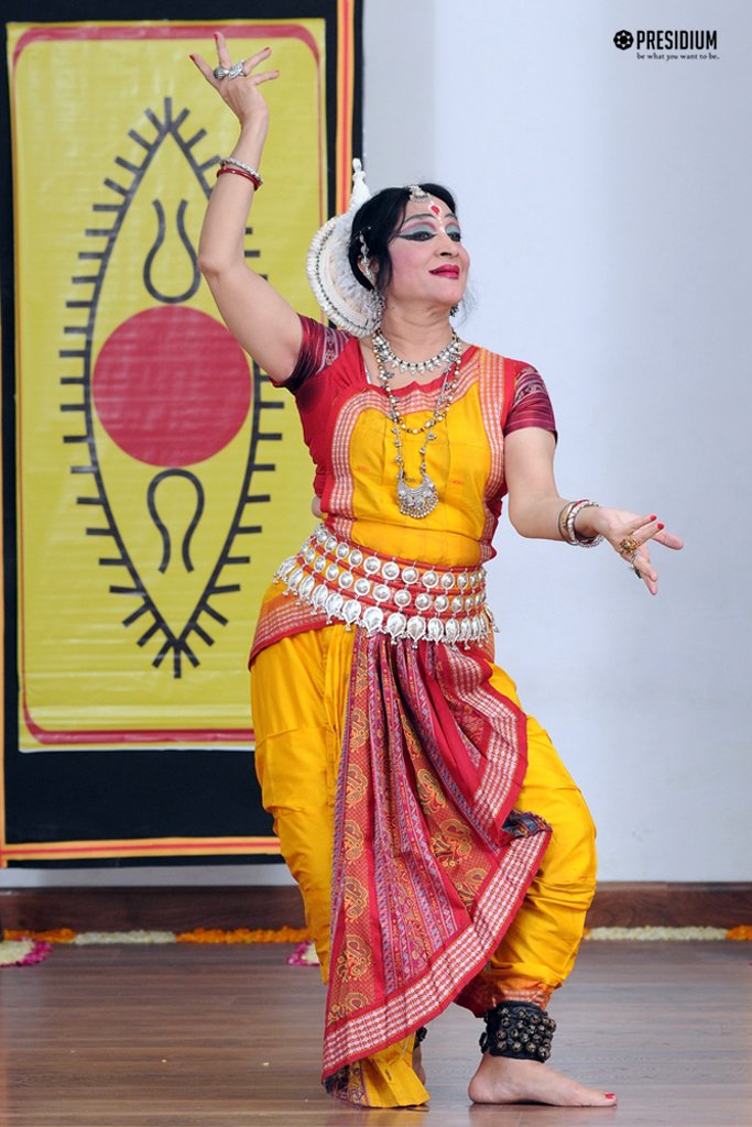 Presidium Indirapuram, PADMASHREE SMT. RANJANA ILLUMINATES PRESIDIUM ON WORLD DANCE DAY