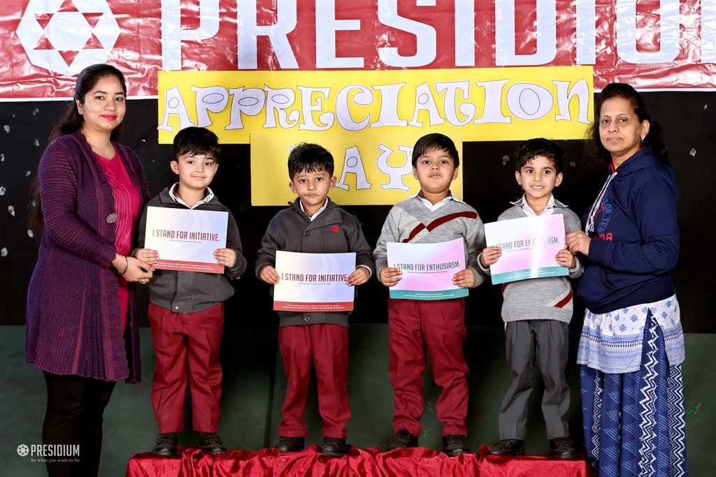 Presidium Vivek Vihar, APPRECIATION DAY: AWARDING CERTIFICATES TO MERITORIOUS PRESIDIANS