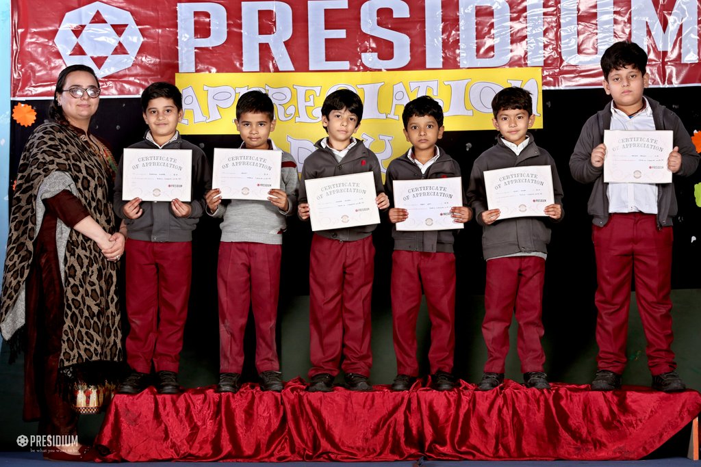 Presidium Vivek Vihar, APPRECIATION DAY: AWARDING CERTIFICATES TO MERITORIOUS PRESIDIANS