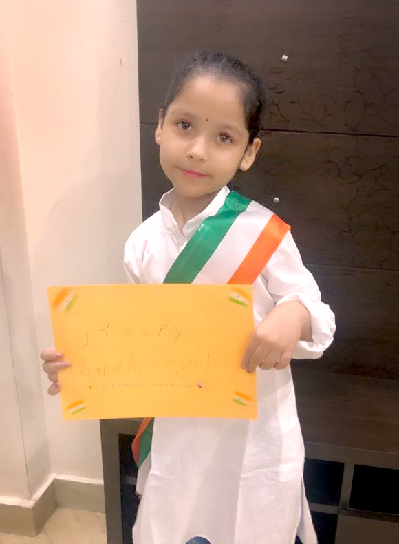 Presidium Vivek Vihar, GANDHI JAYANTI: LITTLE BAPUS DISSEMINATE MESSAGE OF LOVE & PEACE