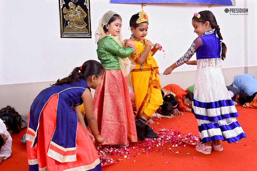 Presidium Gurgaon-57, PRESIDIANS CELEBRATE A BLISSFUL JANMASHTAMI WITH THEIR FRIENDS