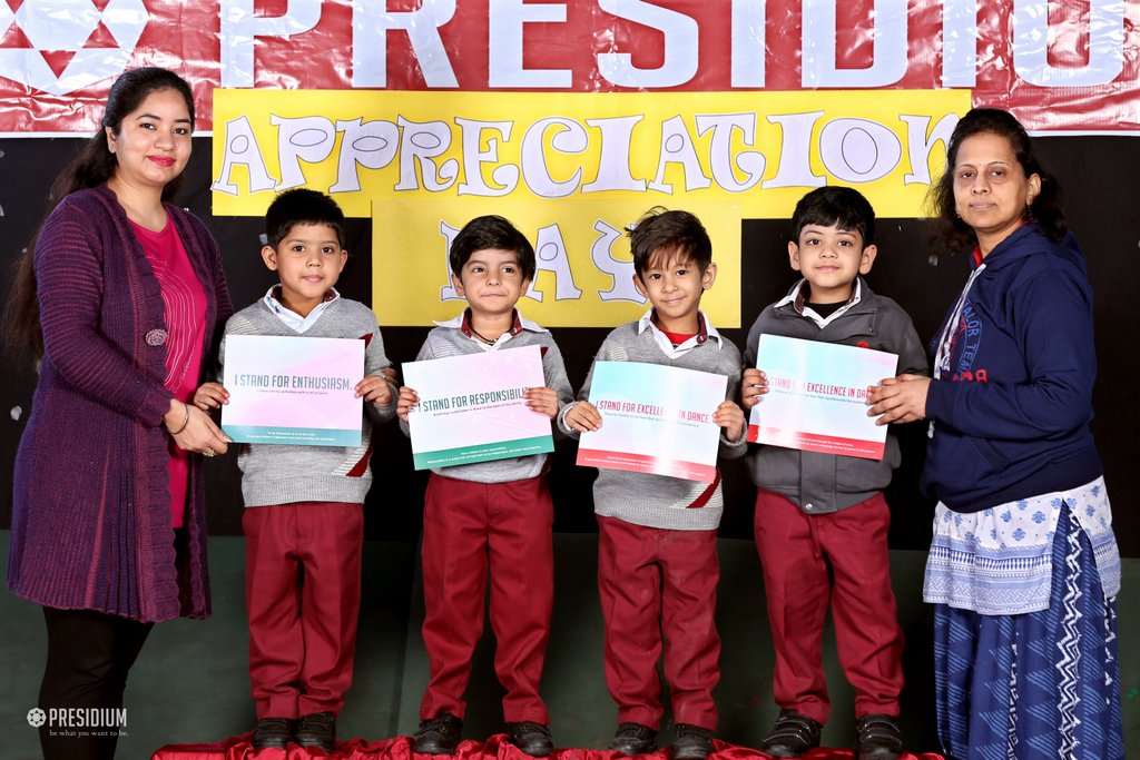 Presidium Vivek Vihar, APPRECIATION DAY: AWARDING CERTIFICATES TO MERITORIOUS PRESIDIANS