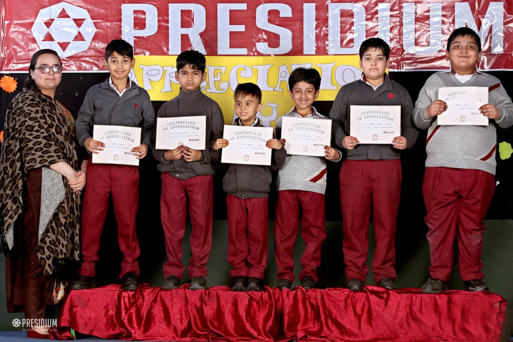 Presidium Vivek Vihar, APPRECIATION DAY: AWARDING CERTIFICATES TO MERITORIOUS PRESIDIANS