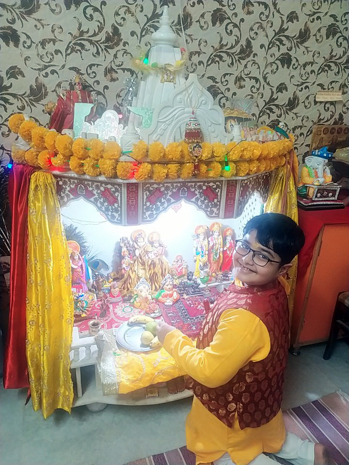 Presidium Dwarka-6, PRESIDIANS BOW TO THEIR BELOVED GURUS ON GURU PURNIMA! Presidium Dwarka-6, PRESIDIANS BOW TO THEIR BELOVED GURUS ON GURU PURNIMA!