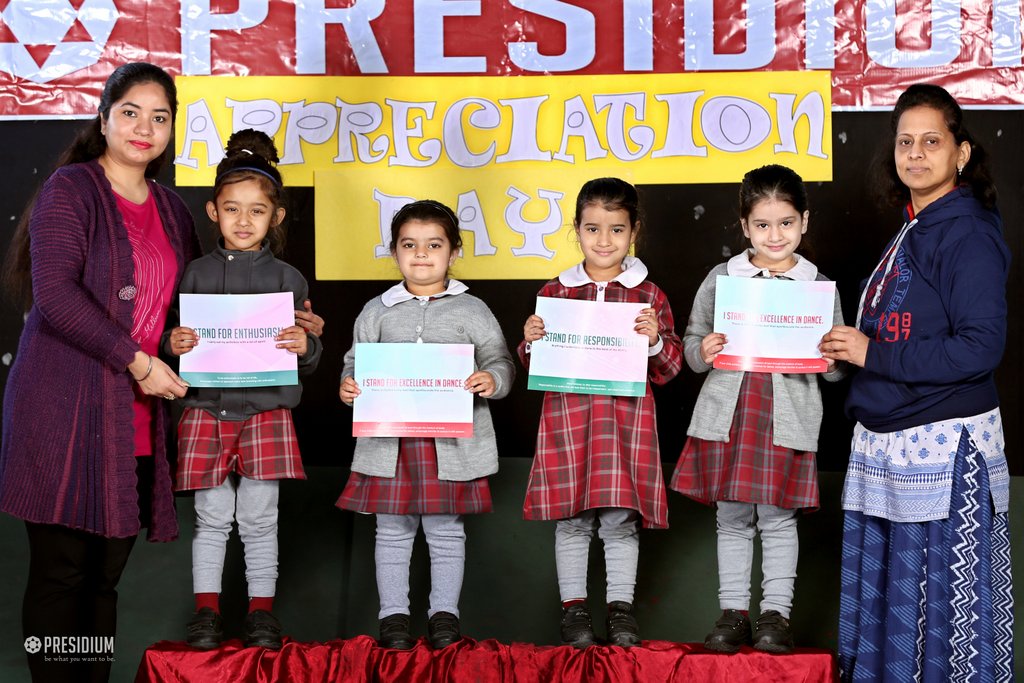 Presidium Vivek Vihar, APPRECIATION DAY: AWARDING CERTIFICATES TO MERITORIOUS PRESIDIANS