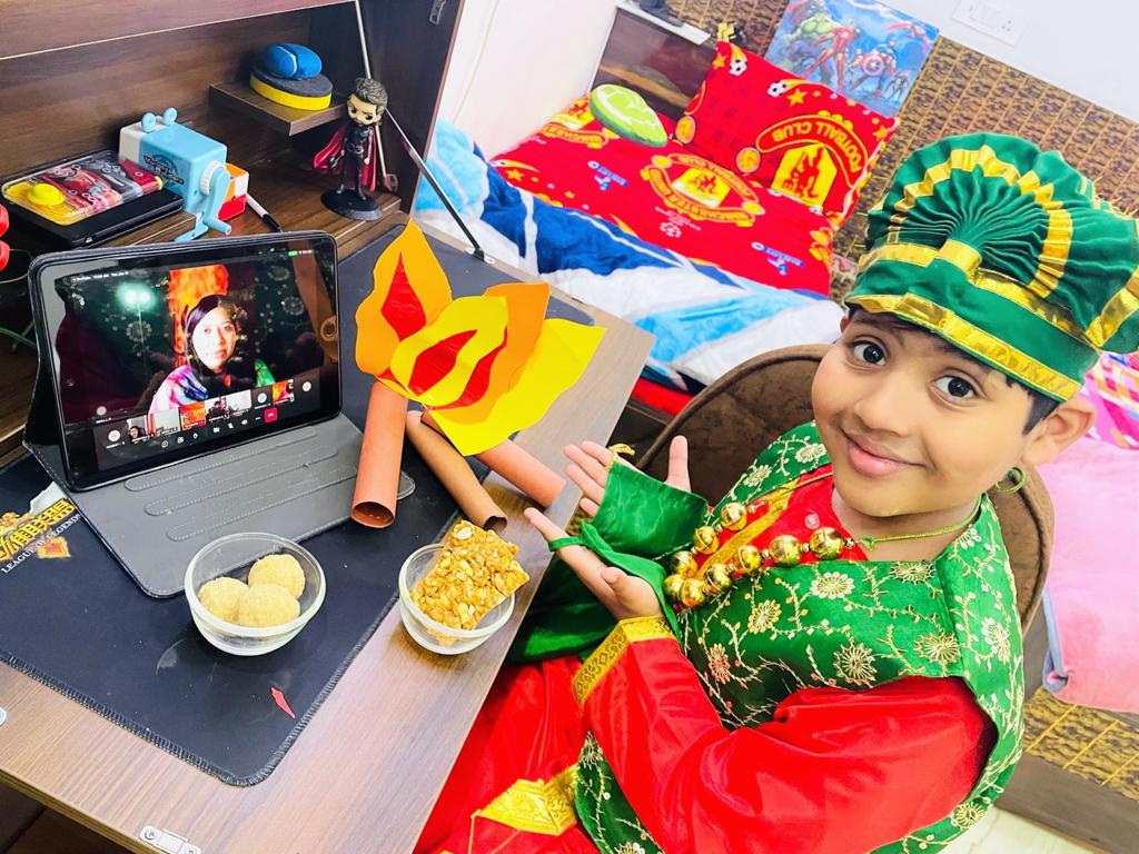 Presidium Indirapuram, PRESIDIANS CELEBRATE LOHRI WITH SWEETS, SONGS, AND DANCE! Presidium Indirapuram, PRESIDIANS CELEBRATE LOHRI WITH SWEETS, SONGS, AND DANCE!