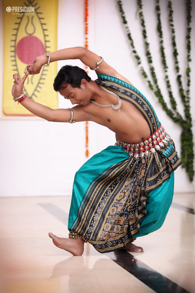 Presidium Gurgaon-57, SPIC MACAY EVENT ENLIVENS WITH MS. LOWEN'S SOULFUL PERFORMANCE