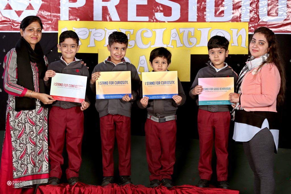 Presidium Vivek Vihar, APPRECIATION DAY: AWARDING CERTIFICATES TO MERITORIOUS PRESIDIANS