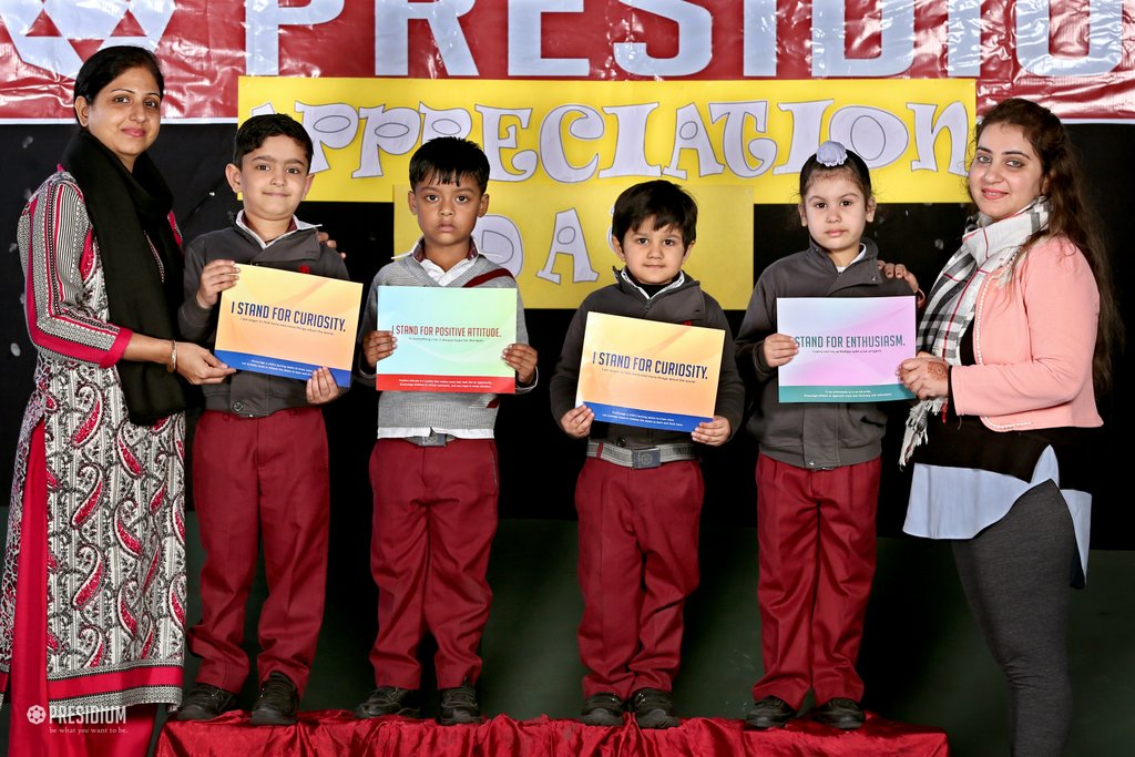 Presidium Vivek Vihar, APPRECIATION DAY: AWARDING CERTIFICATES TO MERITORIOUS PRESIDIANS