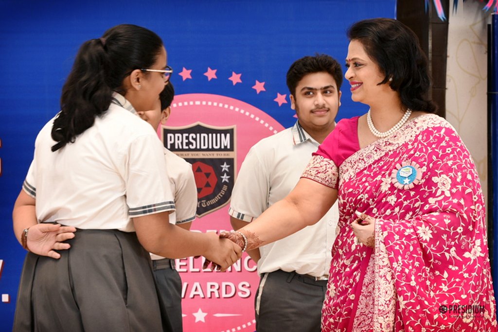 Presidium Indirapuram, ACADEMIC EXCELLENCE AWARDS 2017: HONOURING OUR SCHOLARS