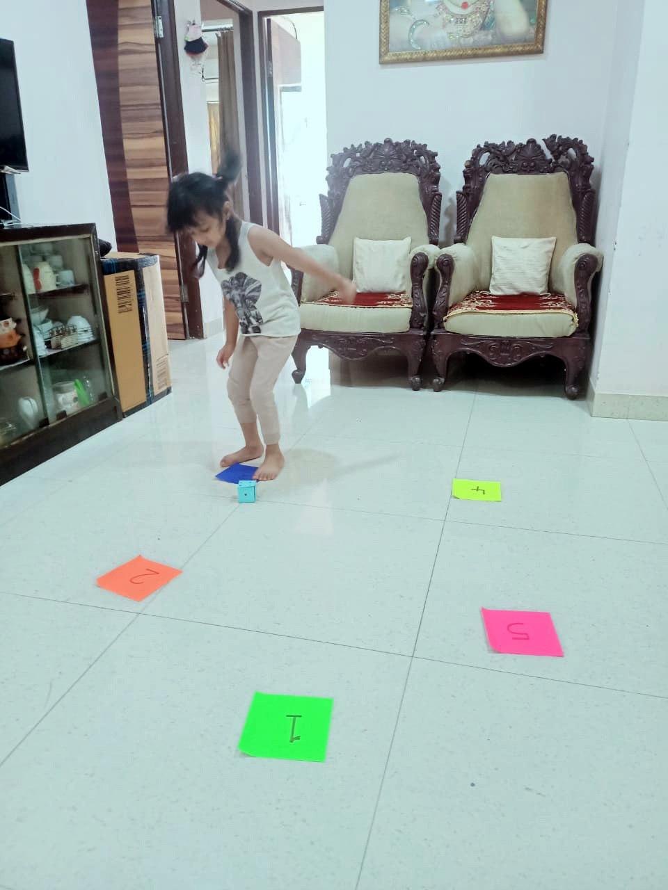 Presidium Gurgaon-57, STUDENTS PARTICIPATE IN HOPSCOTCH GAME WITH ENTHUSIASM!