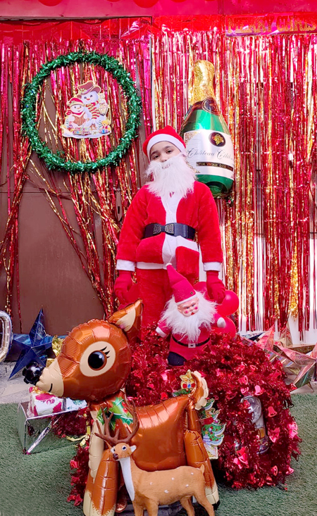 Presidium Vivek Vihar, STUDENTS CELEBRATE CHRISTMAS WITH GAMES AND CAROLS!