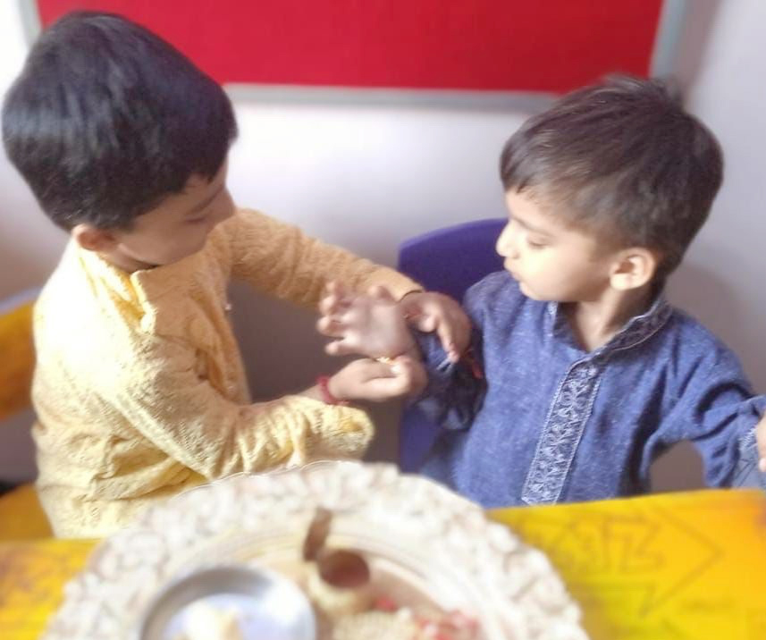 Presidium Vivek Vihar, PRESIDIANS EMBRACE THE LOVE BETWEEN SIBLINGS ON RAKSHA BANDHAN