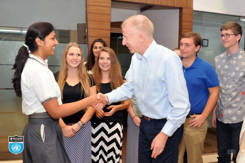 PRESIDIANS GIVE A WARM WELCOME TO ALMA COLLEGE STUDENTS