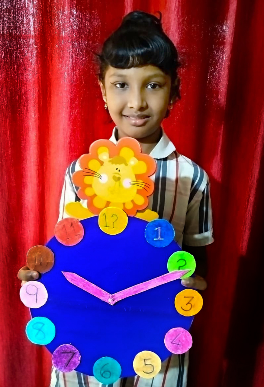 Presidium Indirapuram, STUDENTS ENHANCE THEIR COGNITIVE SKILLS WITH CLOCK MAKING ACTIVITY