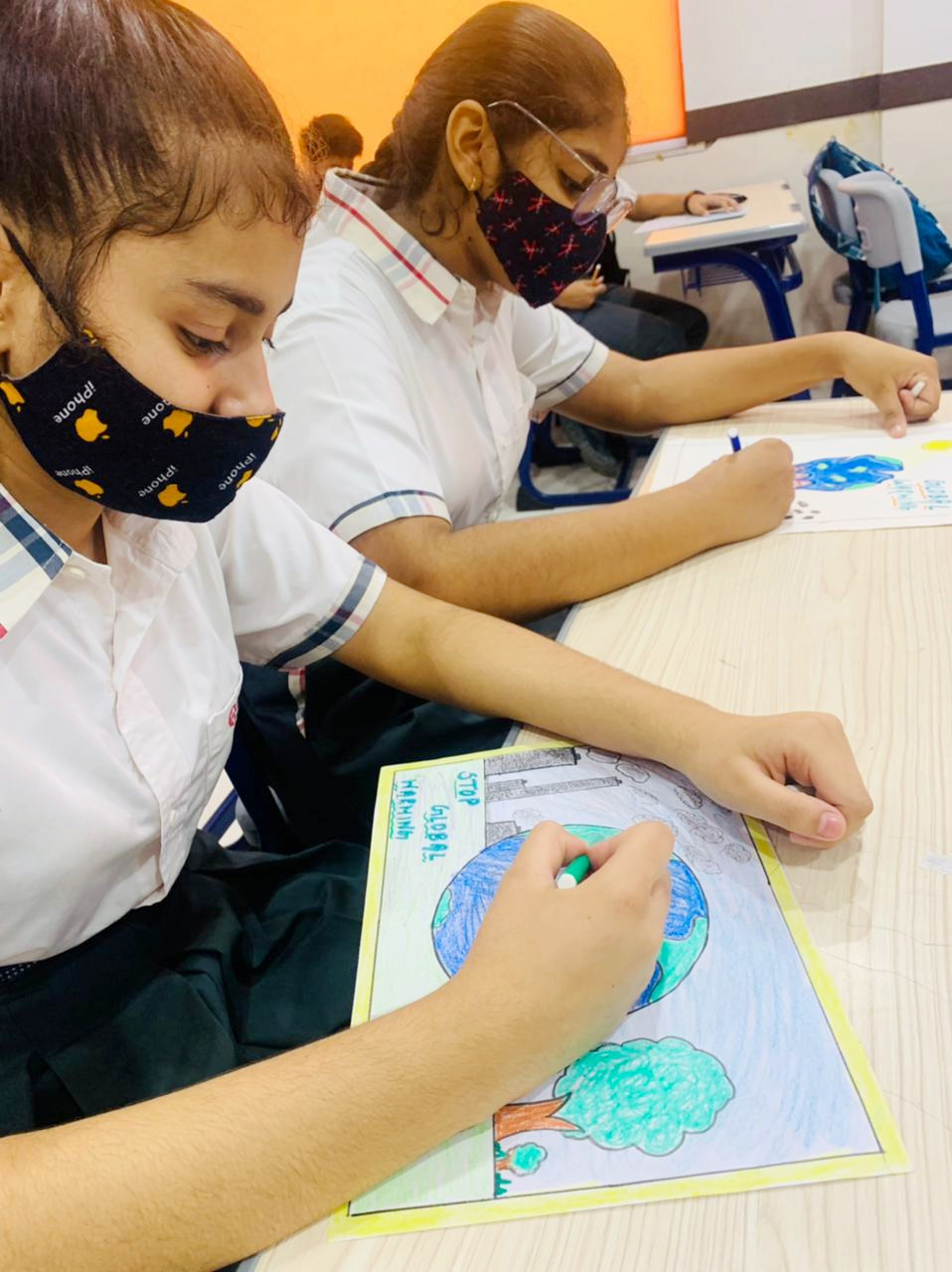 Presidium Rajnagar, STUDENTS PLEDGE TO SAVE MOTHER EARTH WITH POSTER MAKING ACTIVITY Presidium Rajnagar, STUDENTS PLEDGE TO SAVE MOTHER EARTH WITH POSTER MAKING ACTIVITY