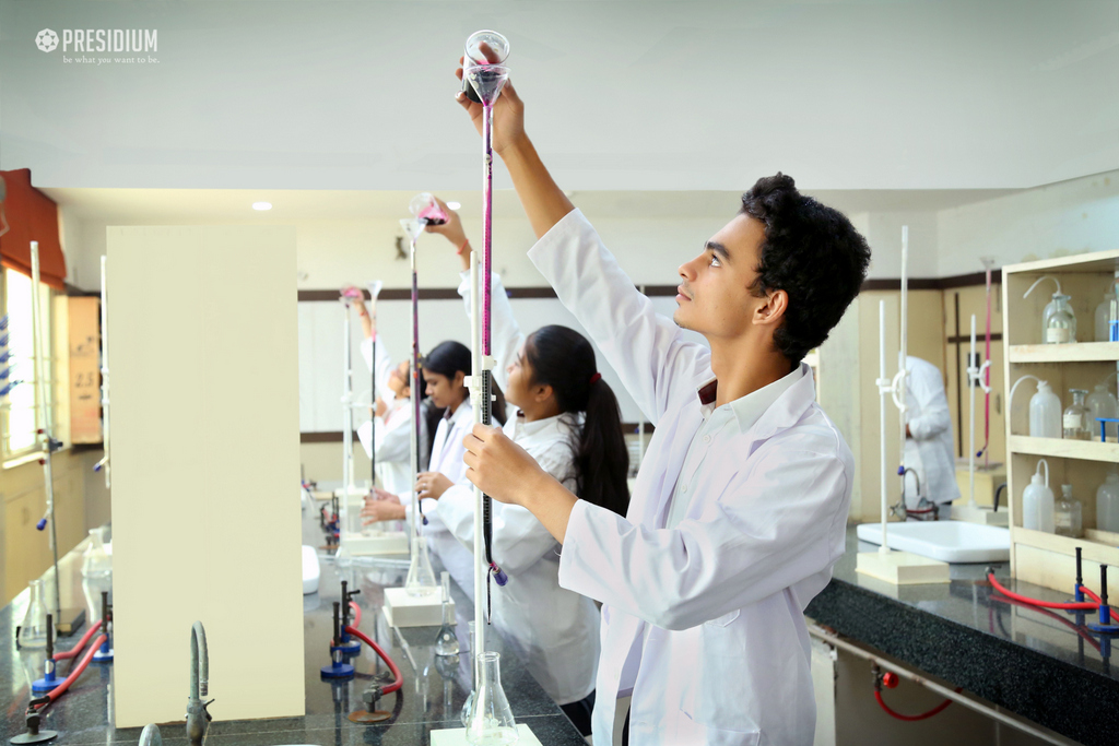 Presidium Gurgaon-57, STUDENTS PERFORM VOLUMETRIC ANALYSIS TEST IN CHEMISTRY LABORATORY