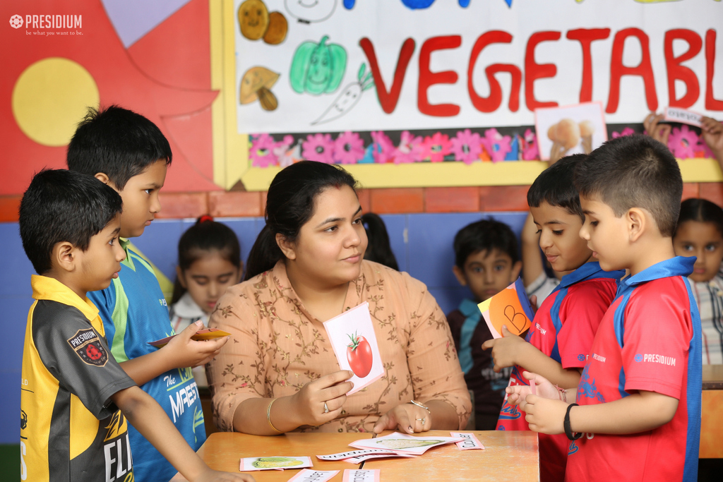 Presidium Dwarka-6, LEARNING ABOUT FRUITS & VEGETABLE WITH ATTRACTIVE FLASH CARDS