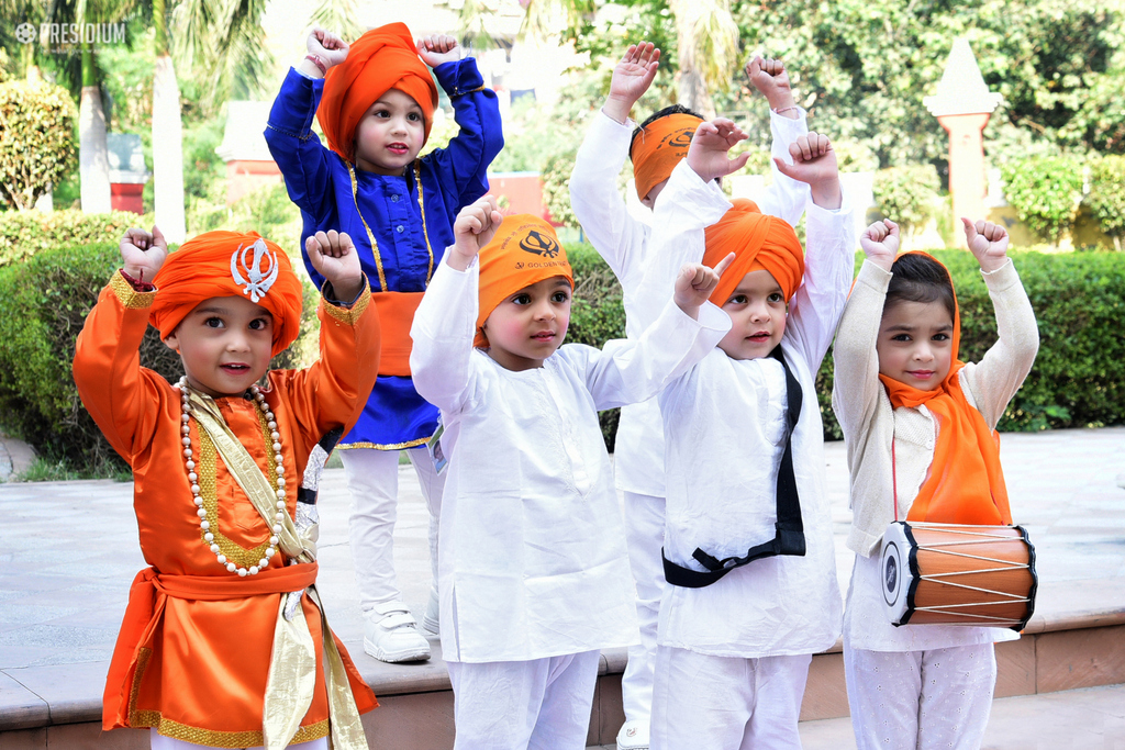 Presidium Dwarka-6, MRS.SUDHA GUPTA JOINS STUDENTS FOR GURU NANAK JAYANTI CELEBRATIONS