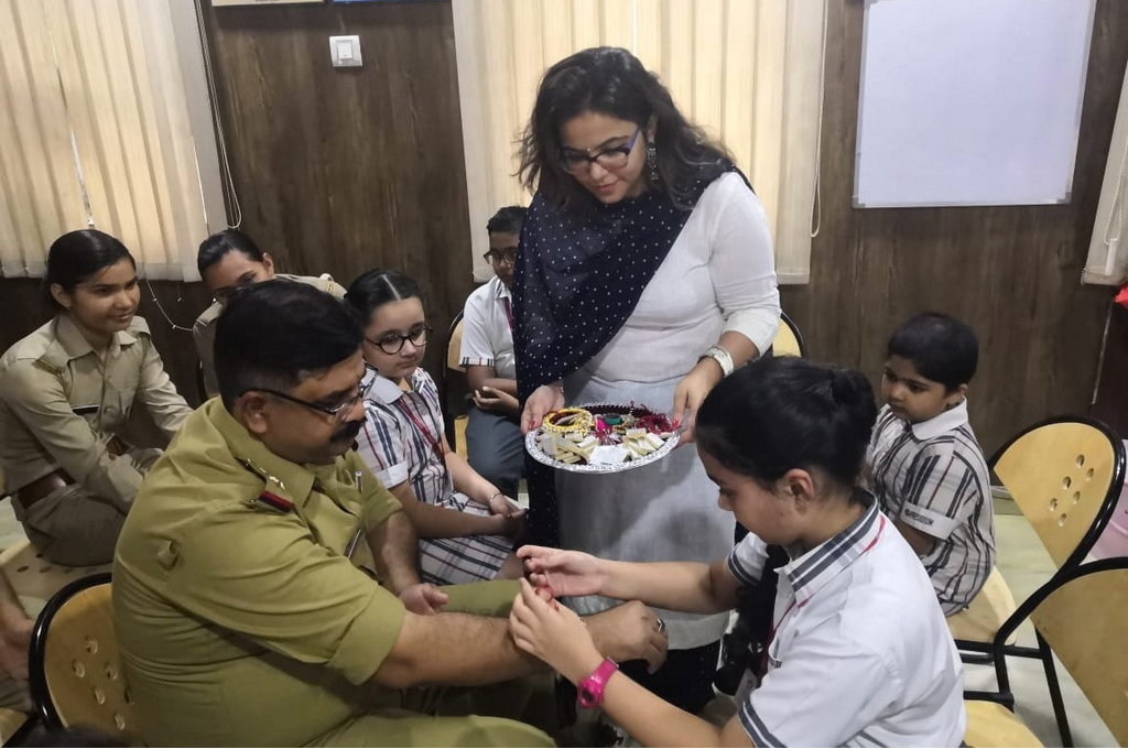 Presidium Rajnagar, PRESIDIANS VISIT ESTEEMED OFFICIALS AND SCHOOL TRUSTEE ON RAKSHABANDHAN