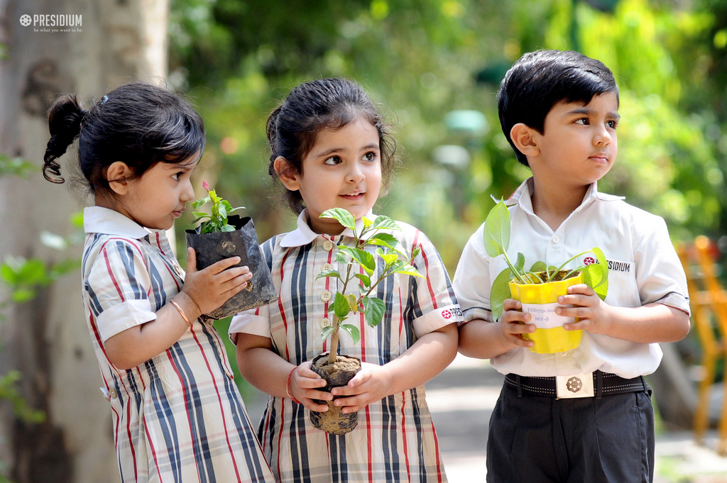 Presidium Vivek Vihar, SPREADING THE MESSAGE OF SAVING ENVIRONMENT ON WORLD EARTH DAY!