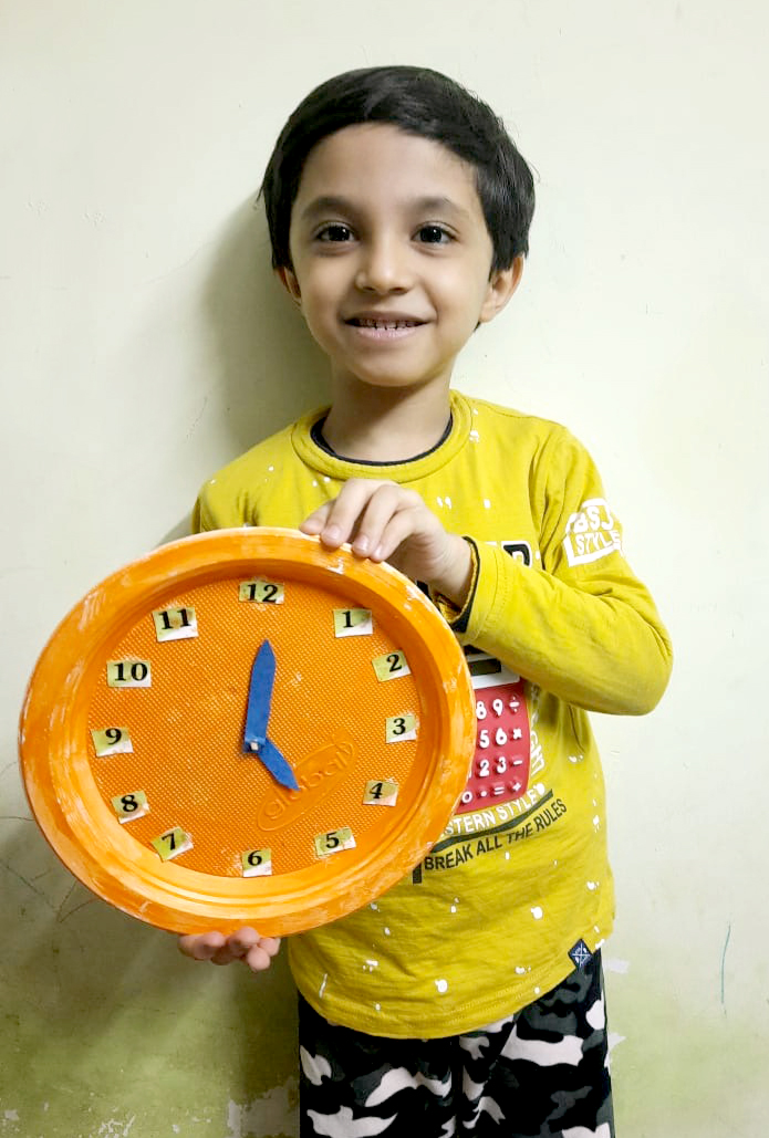 Presidium Punjabi Bagh, PRESIDIANS ENJOY MAKING AN ANALOGUE CLOCK