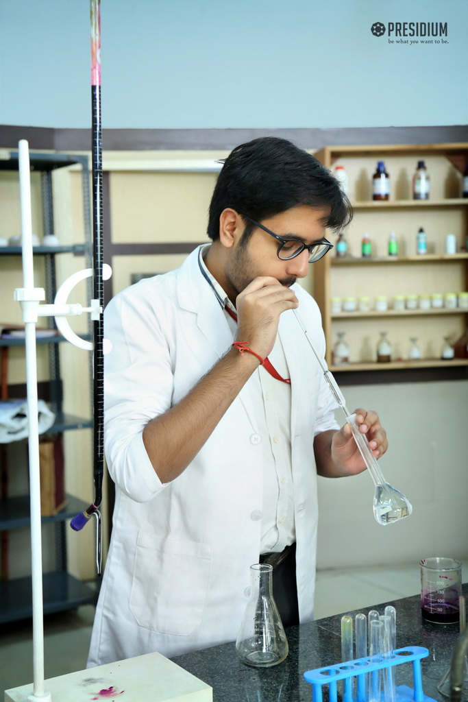 Presidium Gurgaon-57, STUDENTS PERFORM VOLUMETRIC ANALYSIS TEST IN CHEMISTRY LABORATORY