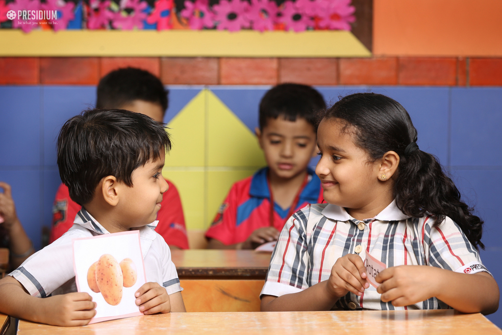 Presidium Dwarka-6, LEARNING ABOUT FRUITS & VEGETABLE WITH ATTRACTIVE FLASH CARDS