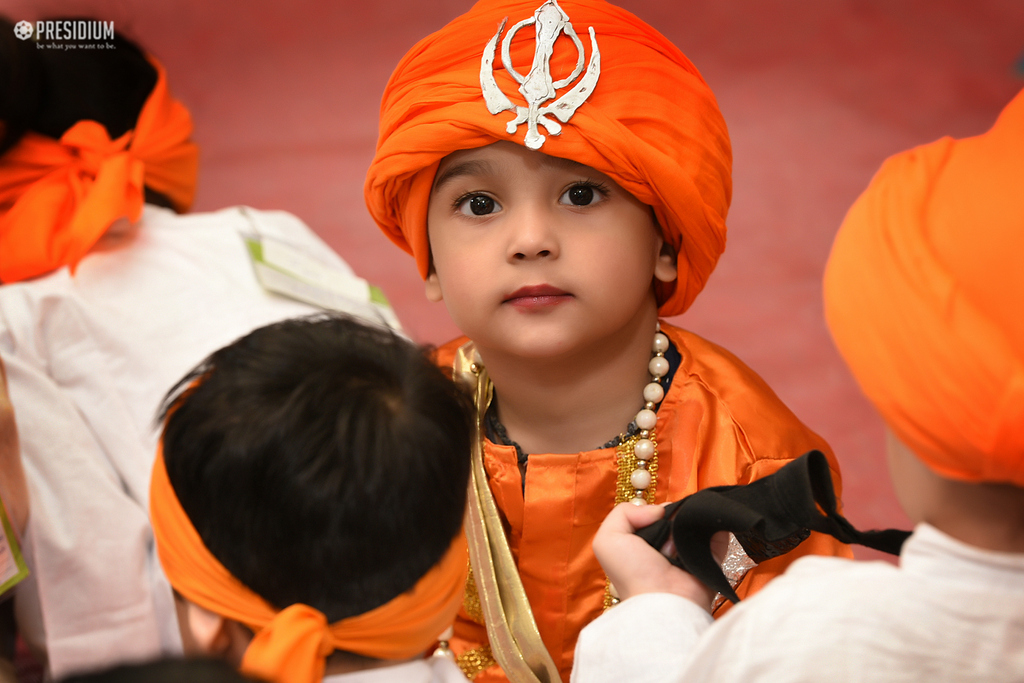 Presidium Dwarka-6, MRS.SUDHA GUPTA JOINS STUDENTS FOR GURU NANAK JAYANTI CELEBRATIONS