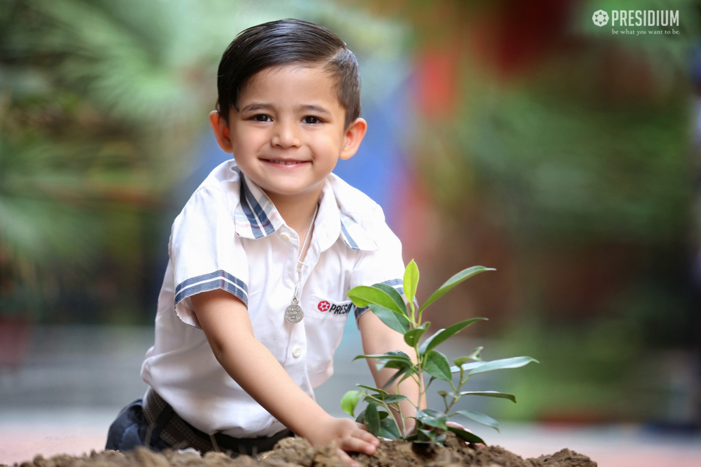 Presidium Pitampura, EARTH DAY: PLEDGING TO MAKE OUR PLANET MORE GREENER & CLEANER!