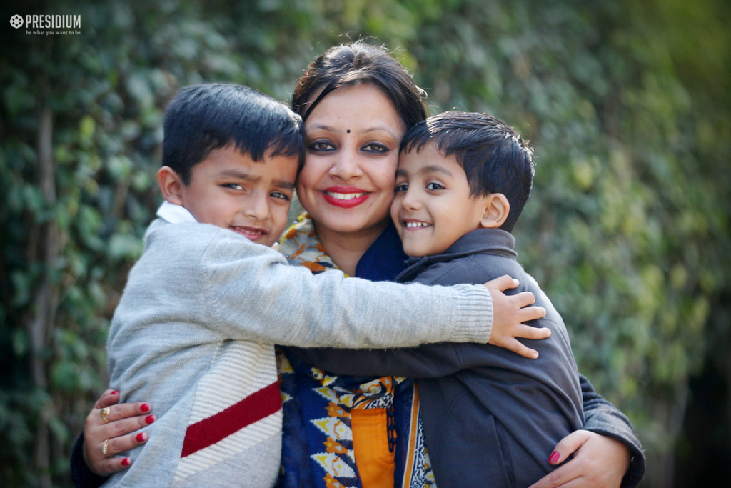 Presidium Rajnagar, HUG DAY: ALL THEY NEED IS A HUG & A SMILE IN EVERY LITTLE WHILE!