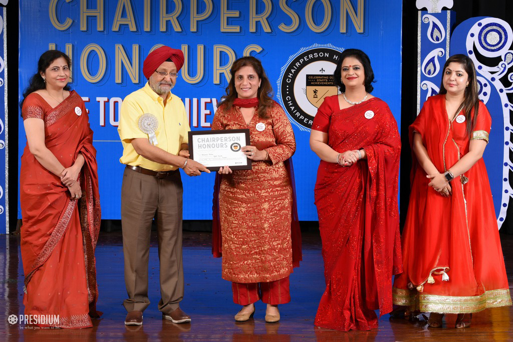 Presidium Punjabi Bagh, MRS. SUDHA GUPTA  HONOURS TEACHERS  AT CHAIRPERSON HONOURS