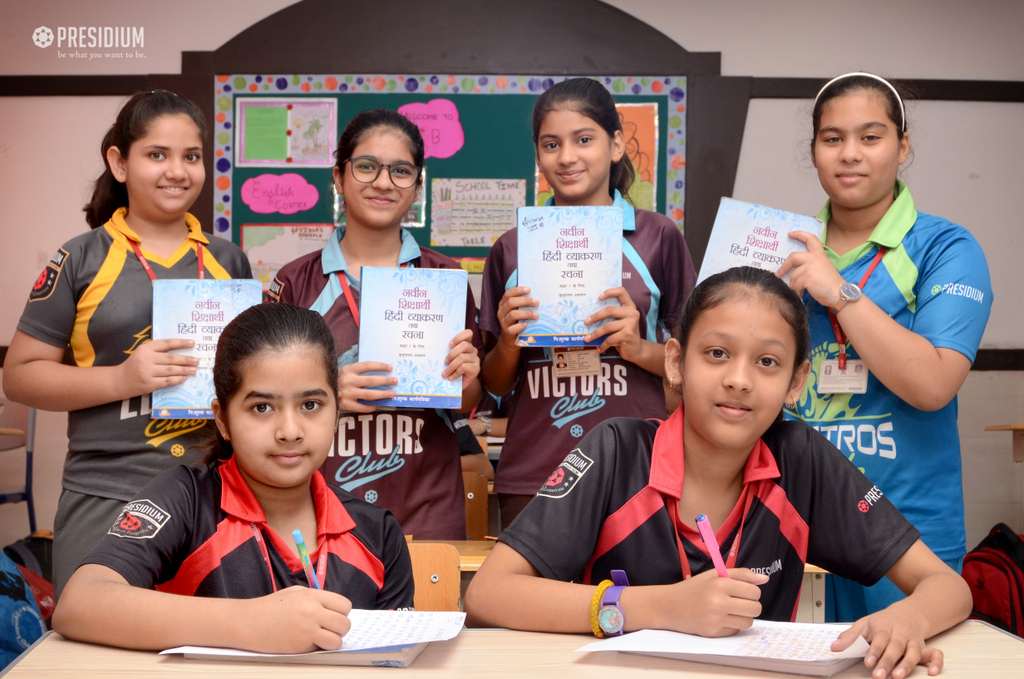 Presidium Rajnagar, STUDENTS WRITE STORIES IN A HINDI SUBJECT ACTIVITY