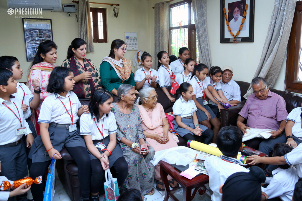 Presidium Vivek Vihar, A VISIT TO OLD AGE HOME LEAVE DEEP IMPRESSIONS ON PRESIDIANS