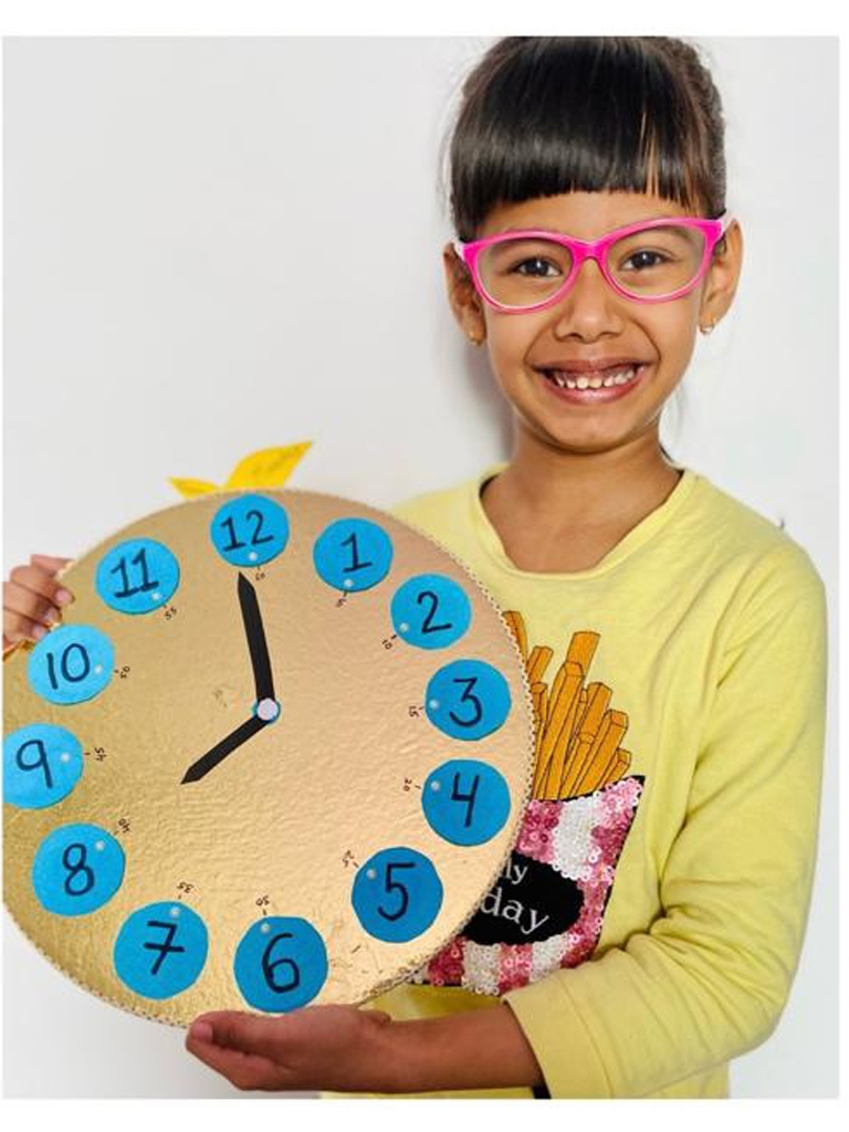 Presidium Rajnagar, PRESIDIANS PARTICIPATE IN CLOCK MAKING ACTIVITY WITH ENTHUSIASM