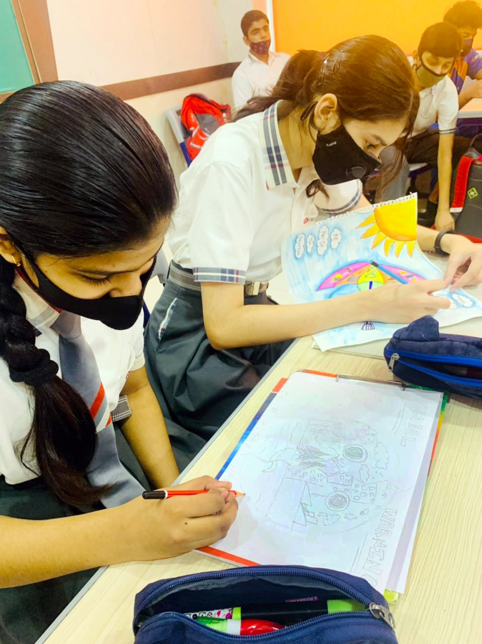 Presidium Rajnagar, STUDENTS PLEDGE TO SAVE MOTHER EARTH WITH POSTER MAKING ACTIVITY