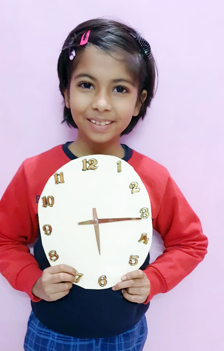 Presidium Rajnagar, STUDENTS PARTICIPATE IN CLOCK MAKING ACTIVITY WITH ENTHUSIASM