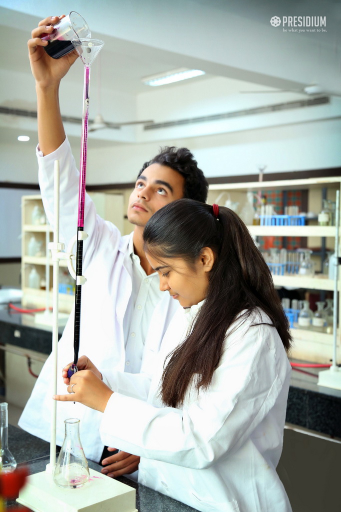 Presidium Gurgaon-57, STUDENTS PERFORM VOLUMETRIC ANALYSIS TEST IN CHEMISTRY LABORATORY