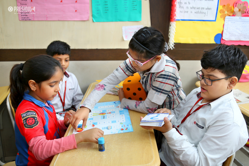 Presidium Gurgaon-57, STUDENTS COMPREHEND THEME ‘TEXTILES’ WITH BLOCK PRINTING ACTIVITY