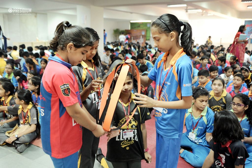 Presidium Gurgaon-57, PRESIDIANS DESIGN STRIKING LANTERNS & DIYAS FOR DIWALI DECORATION