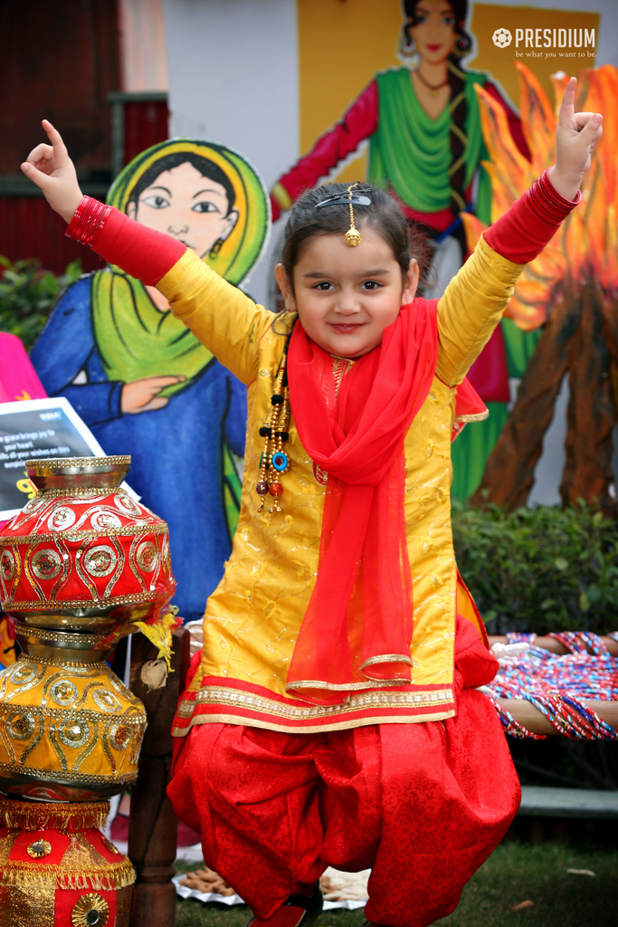 Presidium Punjabi Bagh, PRESIDIANS CELEBRATE LOHRI WITH SWEETS, SONGS, AND DANCE